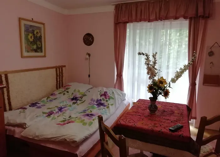 Gyoengyvirag Ueduelo - Mario Apartman